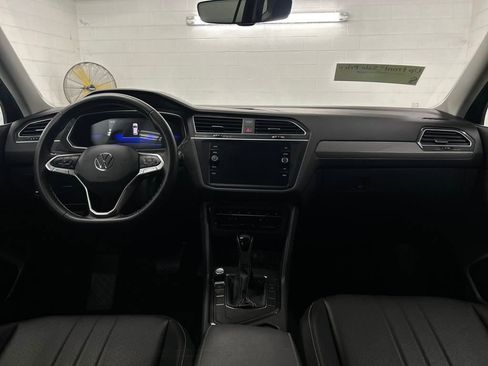 Used 2024 Volkswagen Tiguan SE image 6
