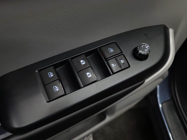 Used 2017 Toyota Highlander XLE AWD/4WD image 35