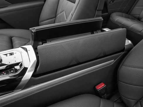 New 2026 BMW 750e xDrive AWD/4WD image 10