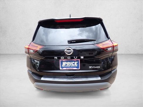 Used 2021 Nissan Rogue SV AWD/4WD image 3