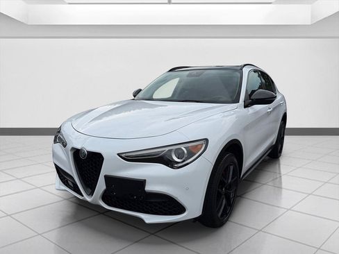 Used 2019 Alfa Romeo Stelvio Sport w/ Quick Order Package 22J Sport AWD/4WD image 9