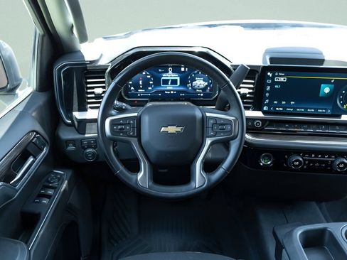 Used 2023 Chevrolet Silverado 1500 LT AWD/4WD image 17