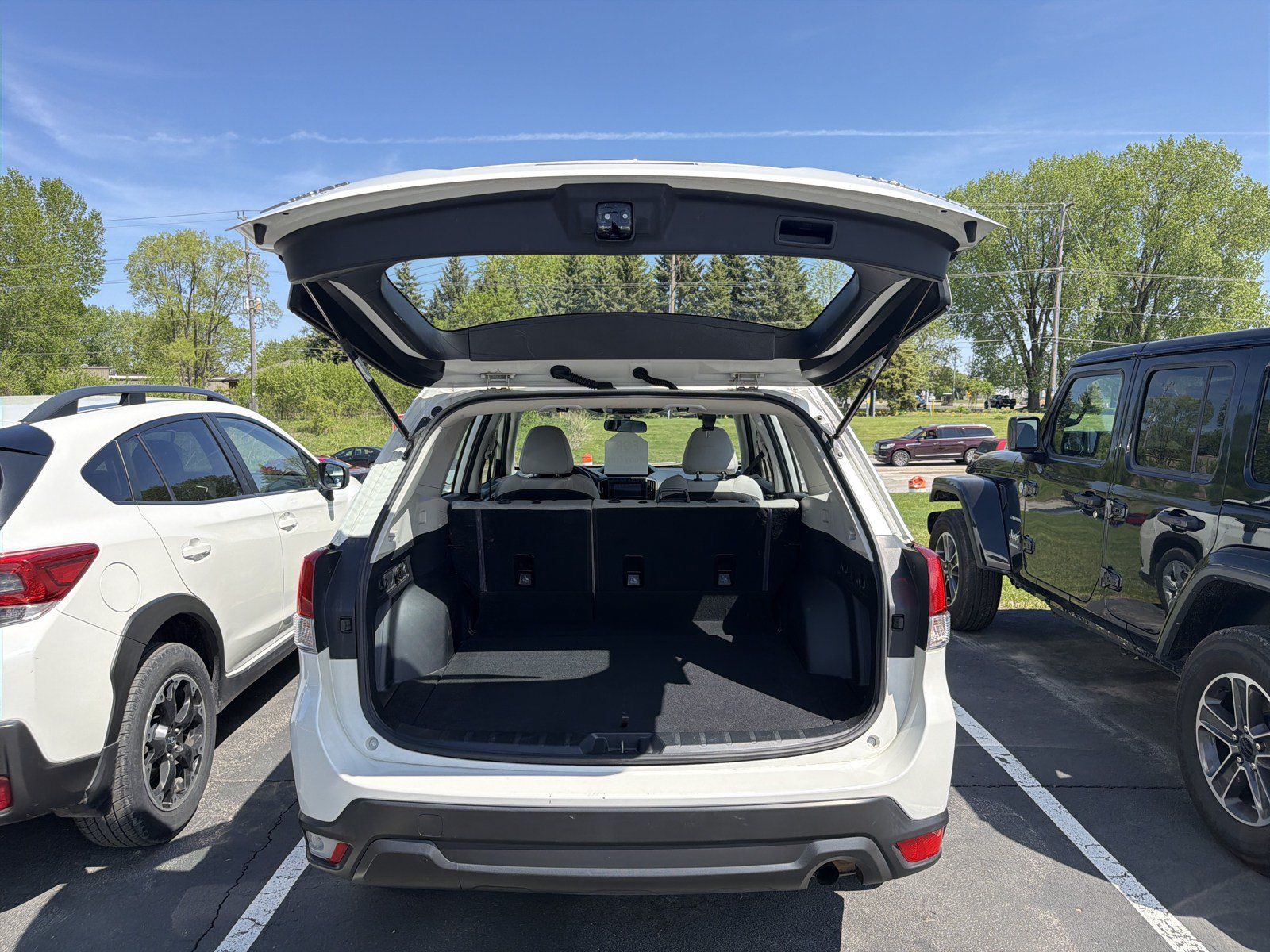 Used 2023 Subaru Forester AWD/4WD image 9