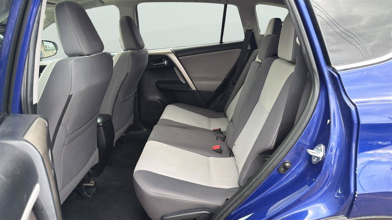 Used 2015 Toyota RAV4 XLE AWD/4WD image 19