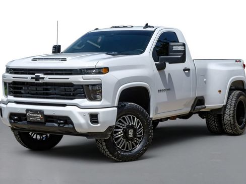 Used 2025 Chevrolet Silverado 3500 W/T AWD/4WD image 5