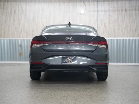 Used 2023 Hyundai Elantra SEL FWD image 8