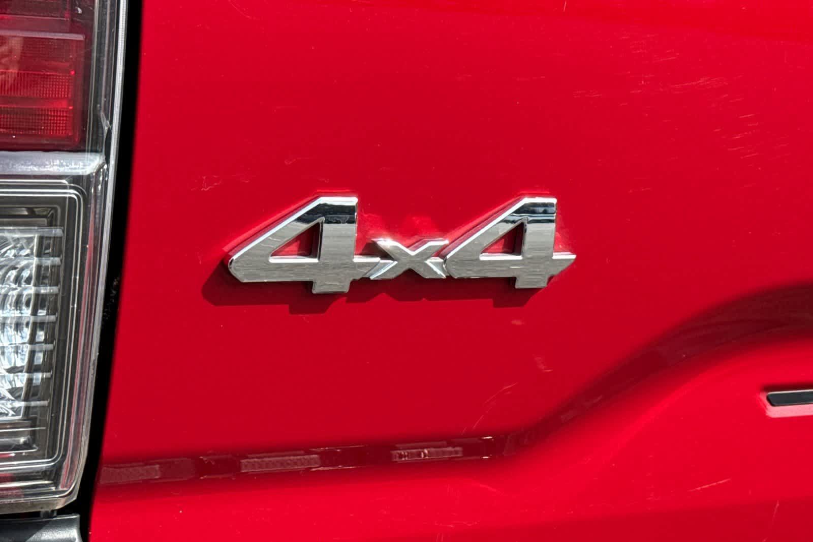 Used 2016 Toyota Tacoma Limited w/ Towing Package AWD/4WD image 26