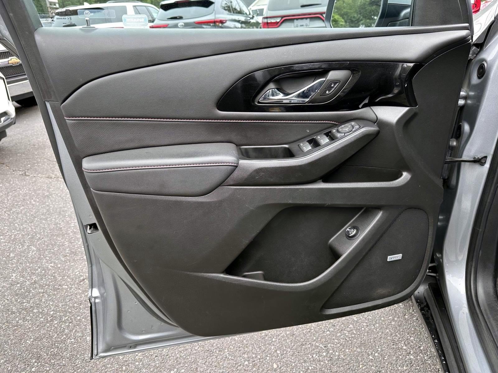 Used 2023 Chevrolet Traverse RS AWD/4WD image 8