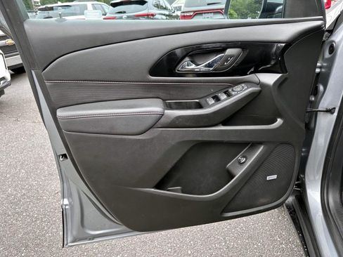 Used 2023 Chevrolet Traverse RS AWD/4WD image 8