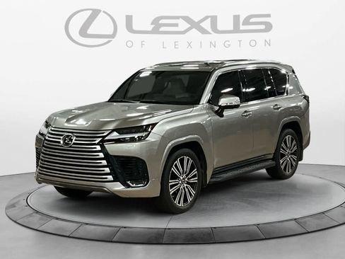 Used 2022 Lexus LX 600 4WD w/ Luxury Package image 1