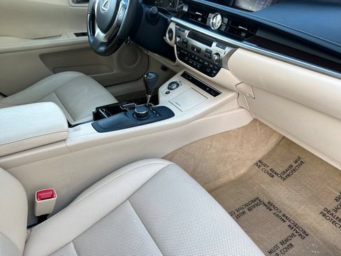 Used 2014 Lexus ES 350 w/ Premium Package FWD image 15