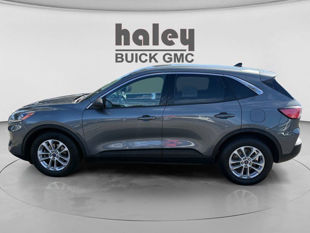Used 2022 Ford Escape SE FWD image 2