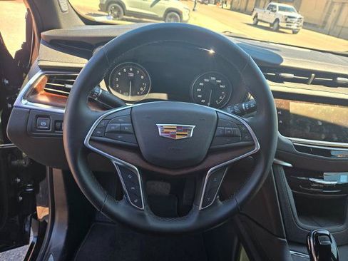 Used 2025 Cadillac XT5 Premium Luxury w/ Technology Package AWD/4WD image 19