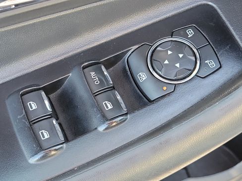 Used 2018 Ford Taurus SEL w/ Equipment Group 201A FWD image 23