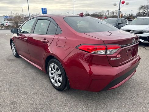 Used 2022 Toyota Corolla LE image 5