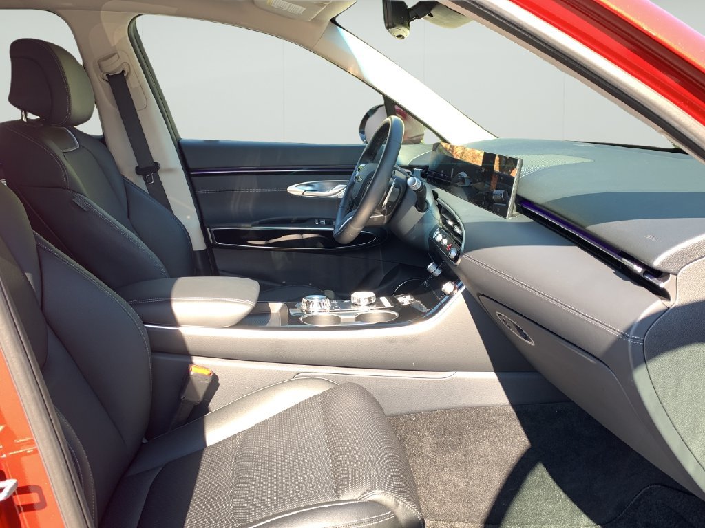 Certified 2026 Genesis GV70 2.5T AWD/4WD image 36