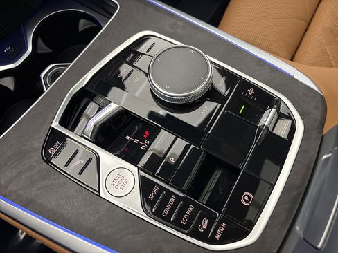 Used 2023 BMW X7 xDrive40i w/ M Sport Package image 23