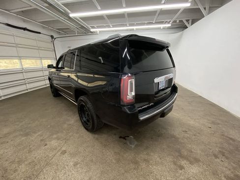 Used 2019 GMC Yukon XL Denali w/ Denali Ultimate Package image 4