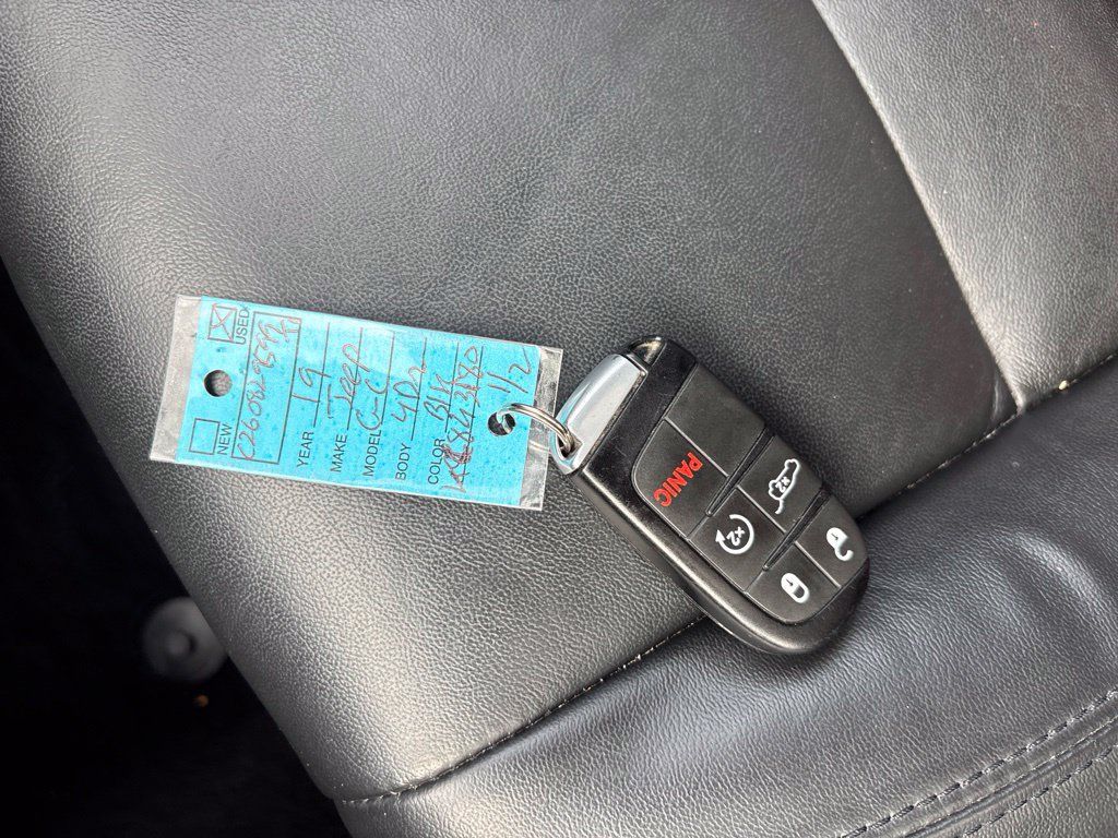 Used 2019 Jeep Grand Cherokee Limited w/ Trailer Tow Group IV AWD/4WD image 35