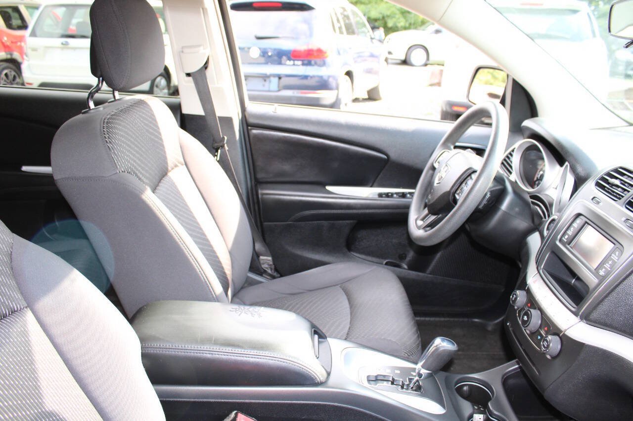 Used 2012 Dodge Journey SXT w/ Popular Equipment Group FWD image 11