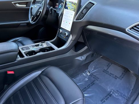 Used 2023 Ford Edge SEL image 18