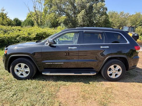 Used 2014 Jeep Grand Cherokee Laredo w/ Security & Convenience Group AWD/4WD image 8