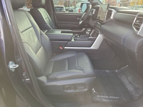 Used 2025 Toyota Sequoia Platinum image 22