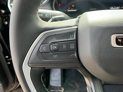 New 2025 Jeep Grand Cherokee L Laredo image 22