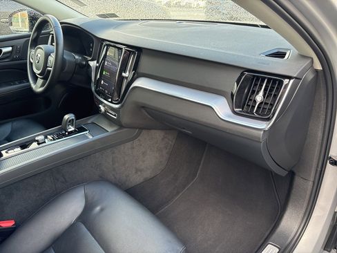 Certified 2025 Volvo S60 B5 Core image 36