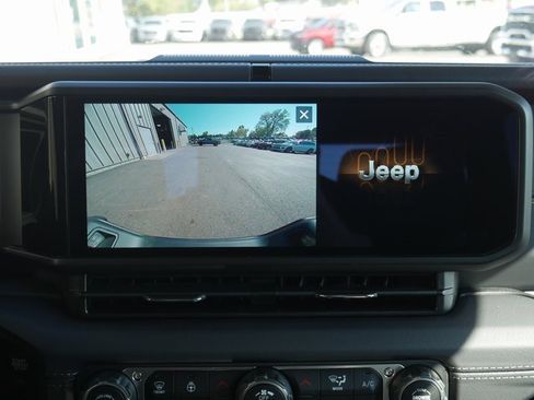 New 2025 Jeep Gladiator High Tide image 5