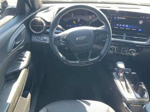 Used 2026 Chevrolet Trax RS w/ Sunroof Package FWD image 13