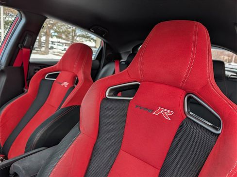 Used 2021 Honda Civic Type R image 11