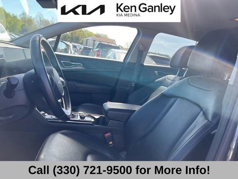 Used 2024 Kia Sportage EX FWD image 12