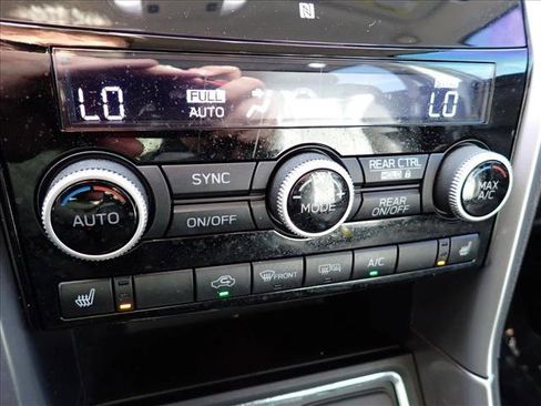 Used 2021 Subaru Ascent Premium w/ Convenience Package AWD/4WD image 21