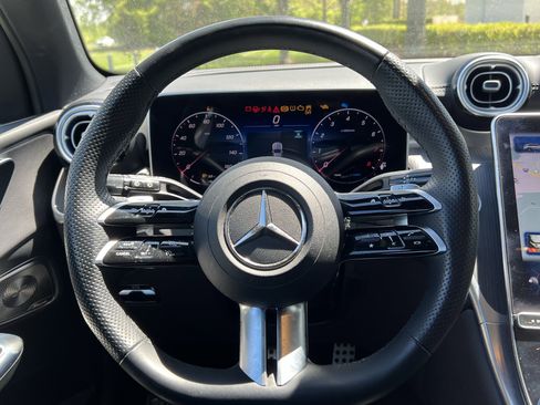 Used 2025 Mercedes-Benz GLC 300 4MATIC image 18