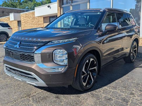 Used 2023 Mitsubishi Outlander 4WD Plug-In Hybrid image 6