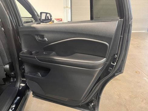 Used 2022 Honda Pilot Sport image 15