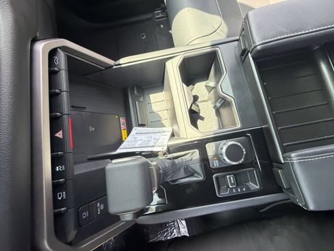 New 2026 Toyota Tundra Limited AWD/4WD image 17