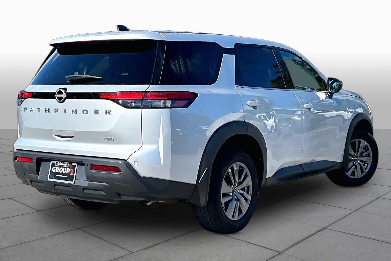 Used 2023 Nissan Pathfinder S AWD/4WD image 13
