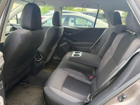 Used 2024 Subaru Outback Premium AWD/4WD image 5