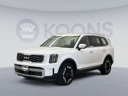 Used 2023 Kia Telluride S image 1