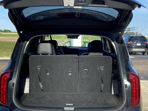 Used 2025 Kia Telluride S image 23