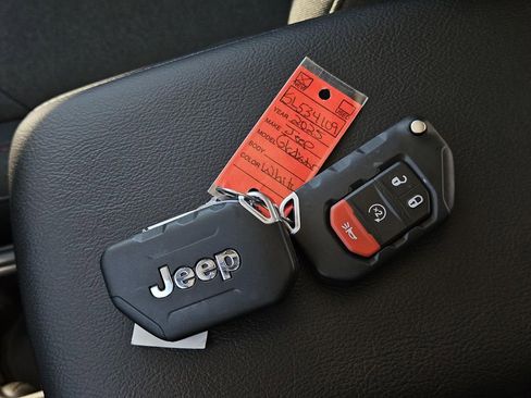 New 2025 Jeep Gladiator Rubicon w/ Convenience Group image 27