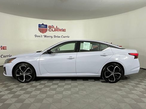 Used 2024 Nissan Altima 2.5 SR FWD image 6