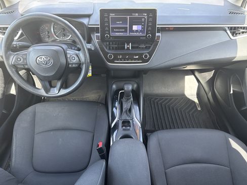 Used 2021 Toyota Corolla LE image 27