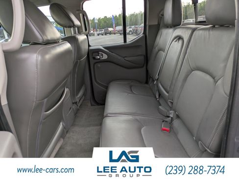 Used 2014 Nissan Frontier SL RWD image 11