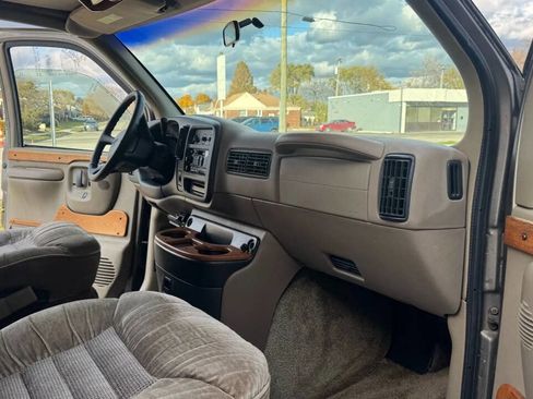 Used 1999 Chevrolet Express 1500 w/ Convenience Pkg image 25