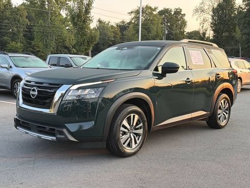 Used 2025 Nissan Pathfinder SL FWD image 7