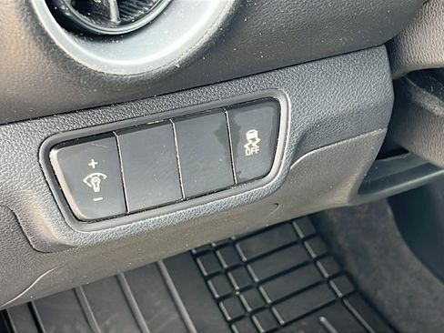 Used 2024 Kia Forte LXS image 13