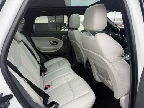 Used 2018 Land Rover Range Rover Evoque image 24